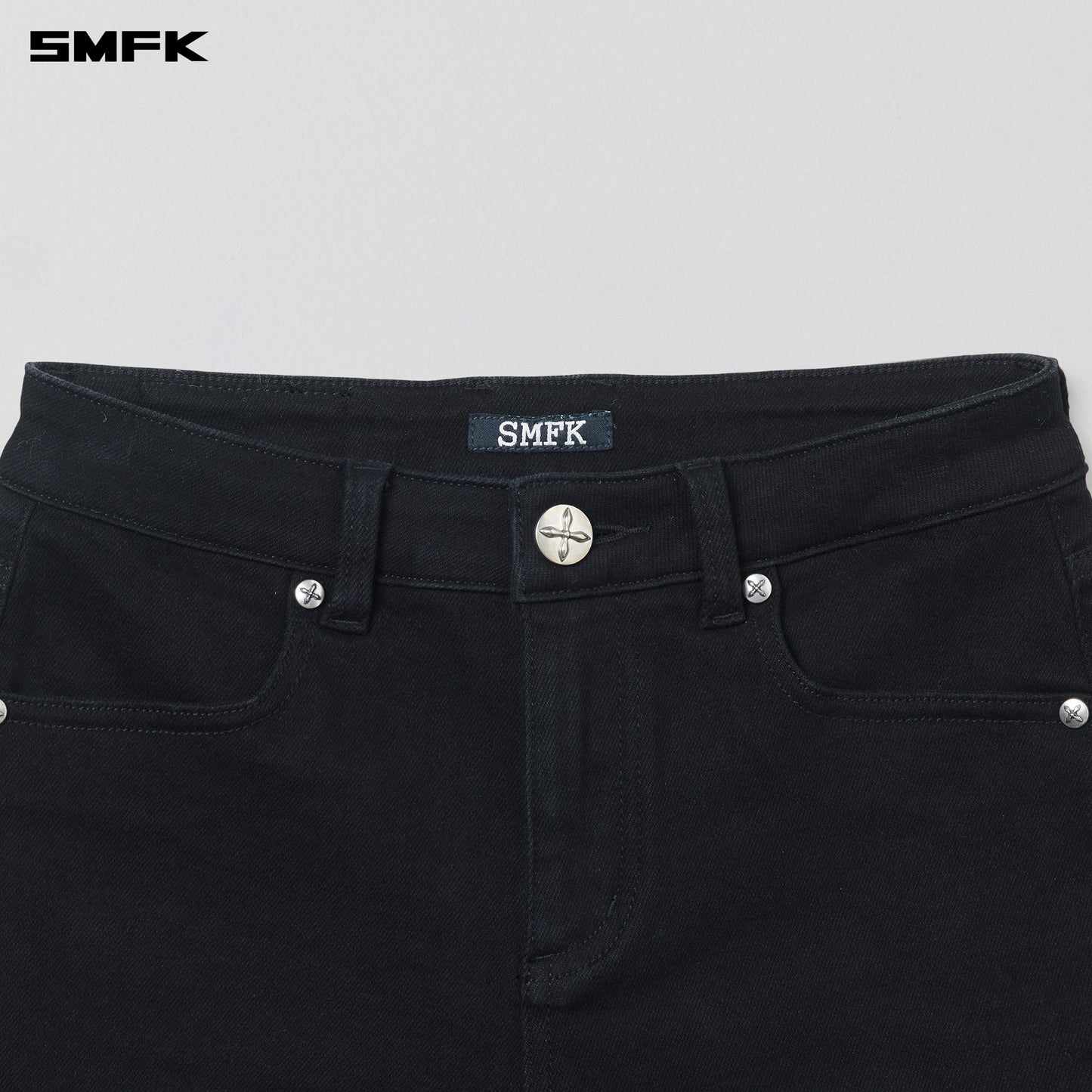 COMPASS DANCER DENIM FLAT SHORTS/ WILD BLACK