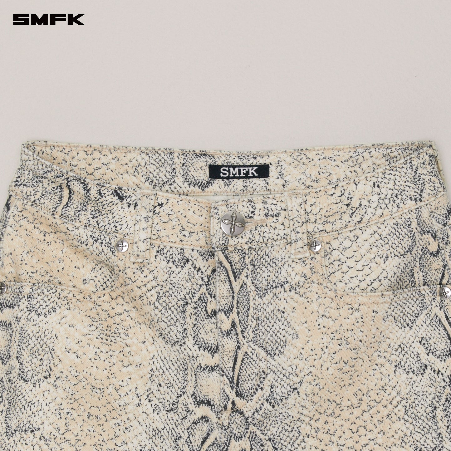 COMPASS Dancer Denim Flat Shorts_ Phantom Cobra print