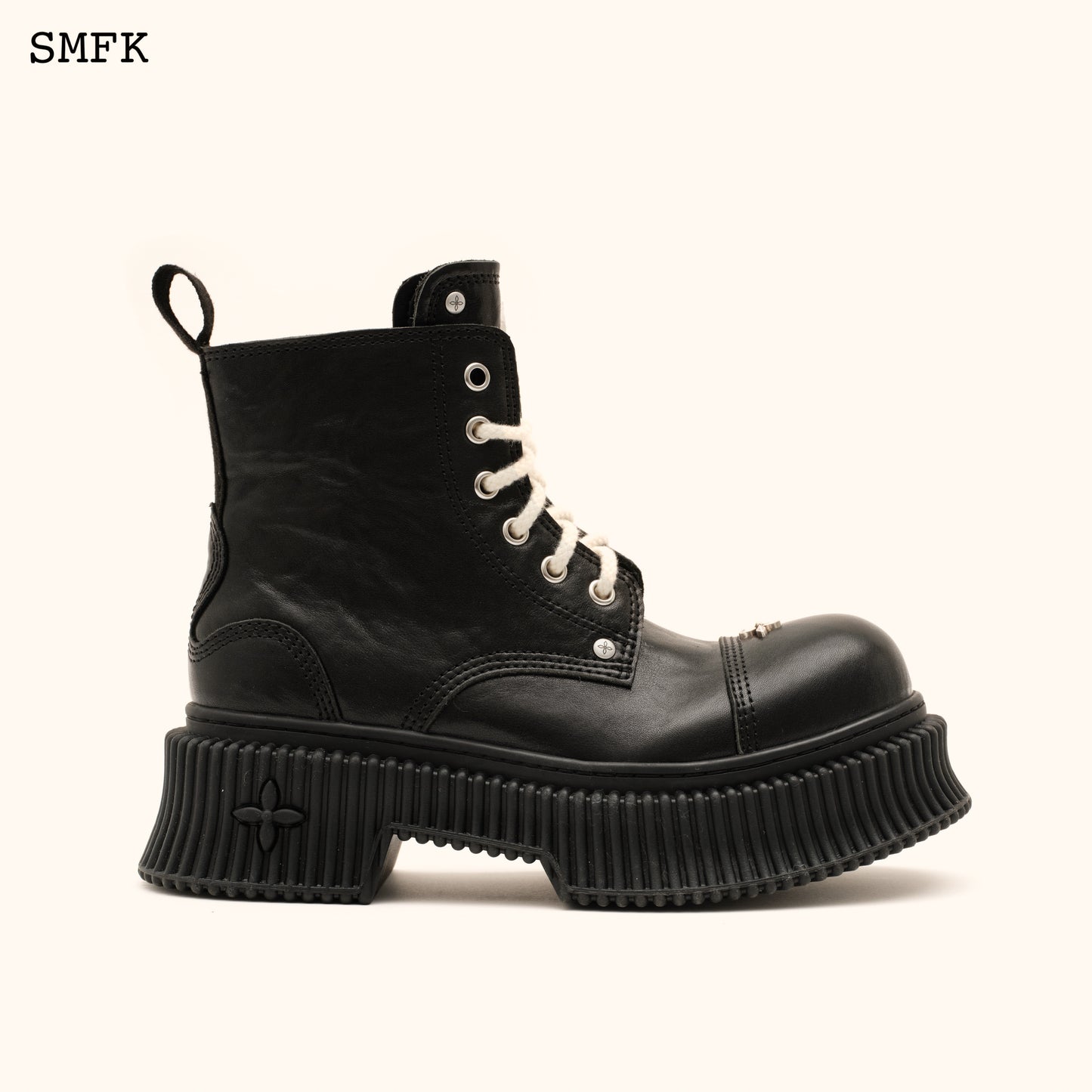 COMPASS Cross Classic Desert Boots Women's Wilderness Black