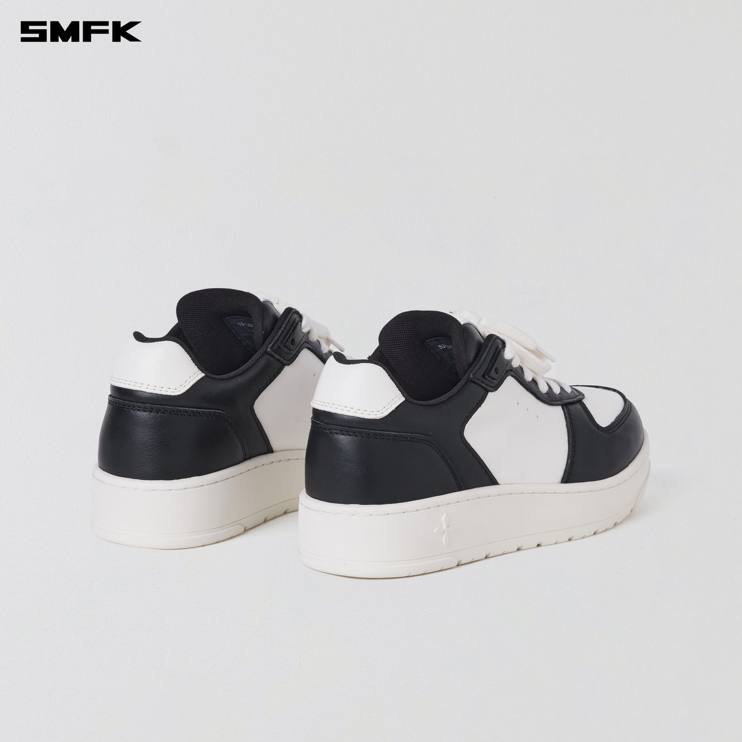 COMPASS MODE-T LEATHER SNEAKER/ BLACK WHITE
