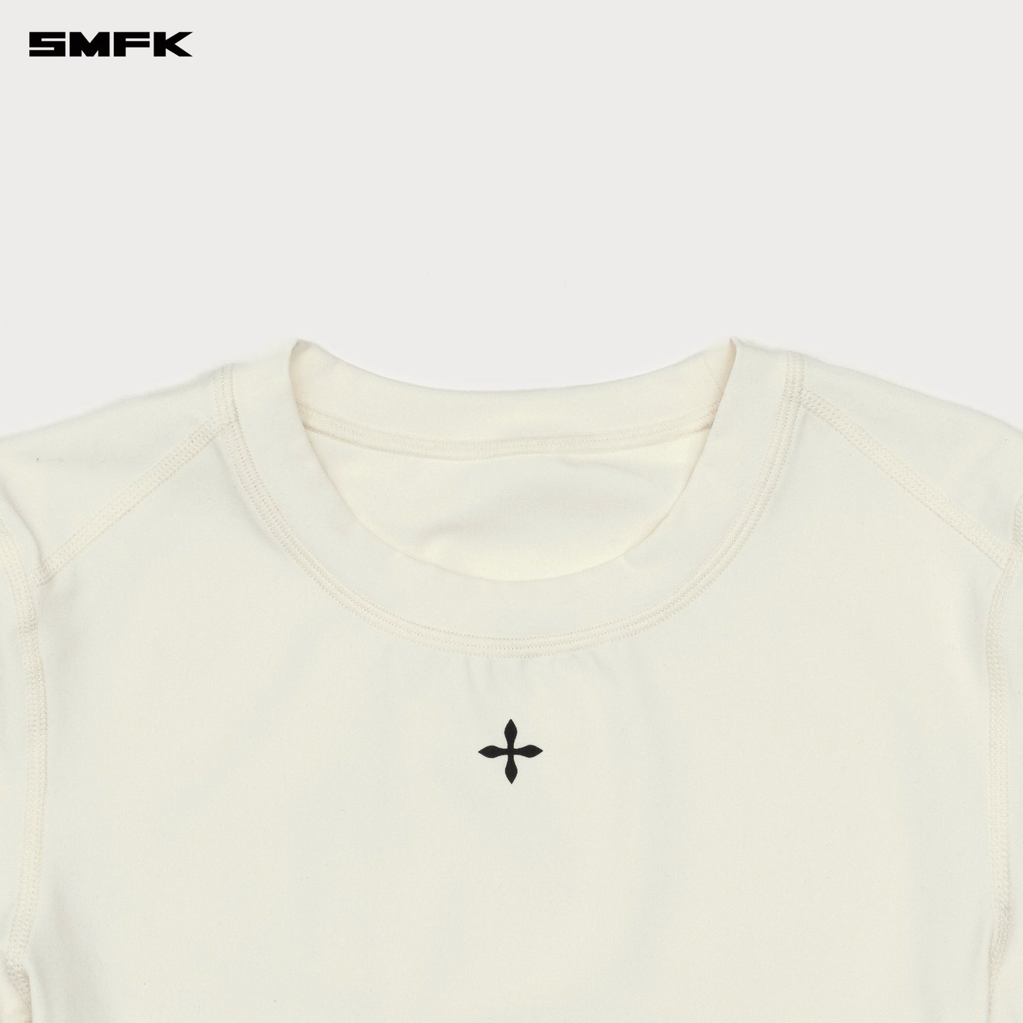 Compass Wave Body-shaping Skin Crop Tee Snowy Mountain White