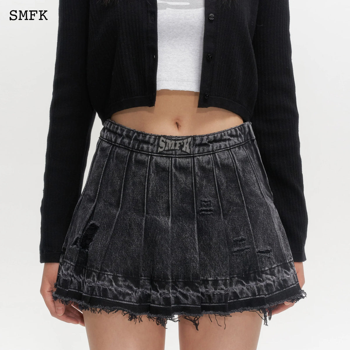 Wilderness Wandering Black Pleated Short Skirt