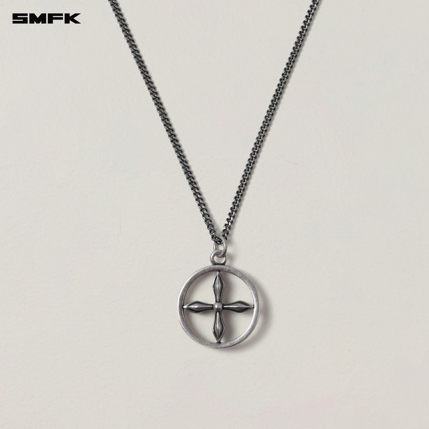 COMPASS ORIGINAL CIRCULAR BADGE METAL NECKLACE / ANTIQUE SILVER