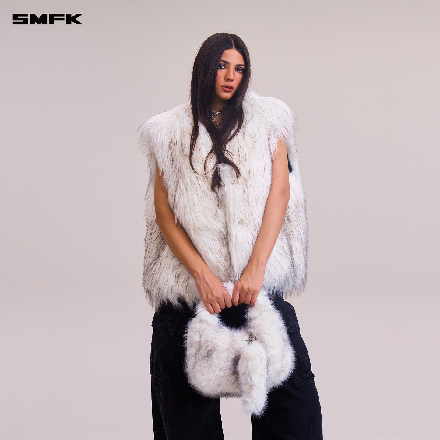 COMPASS COBBLE FURRY BAG/SMALL/ ARCTIC FOX WHITE