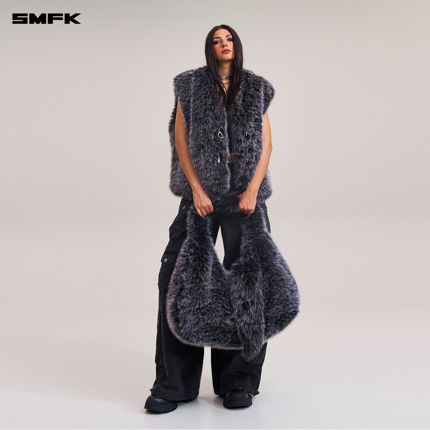 COMPASS COBBLE FURRY BAG/LARGE/ SILVER FOX