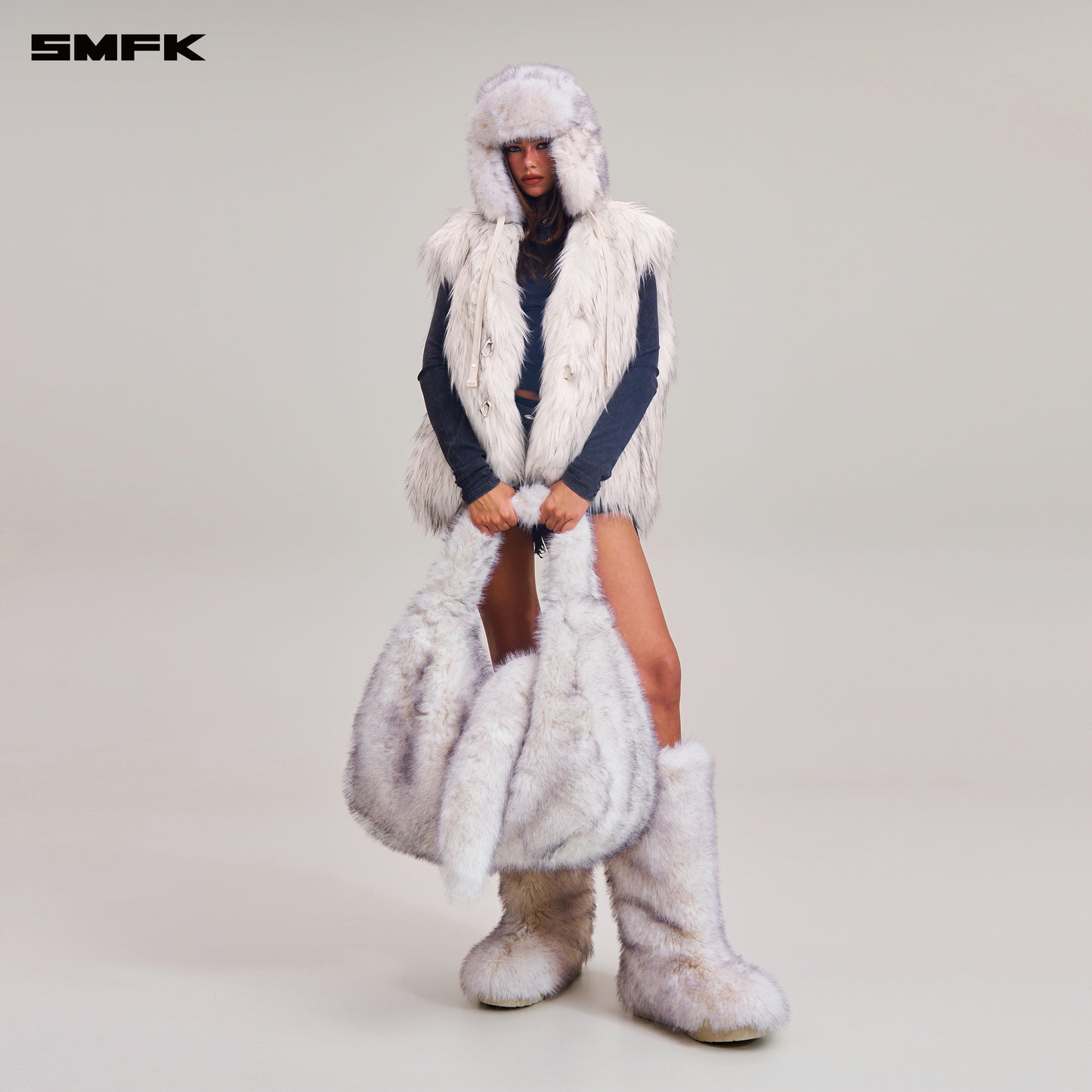 COMPASS COBBLE FURRY BAG/LARGE/ ARCTIC FOX WHITE