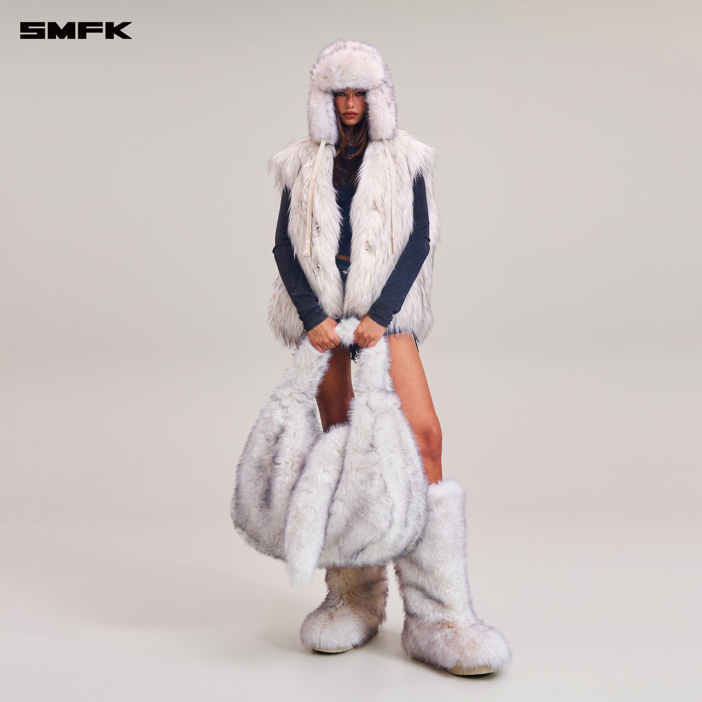 COMPASS COBBLE FURRY BAG/LARGE/ ARCTIC FOX WHITE