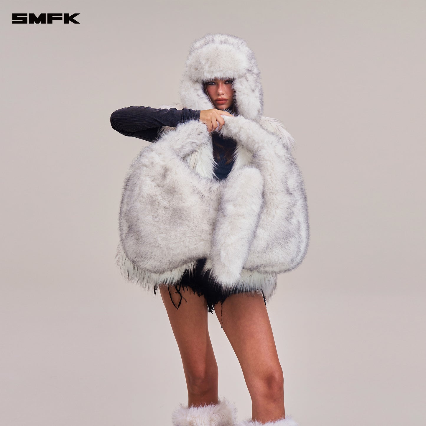 COMPASS COBBLE FURRY BAG/LARGE/ ARCTIC FOX WHITE