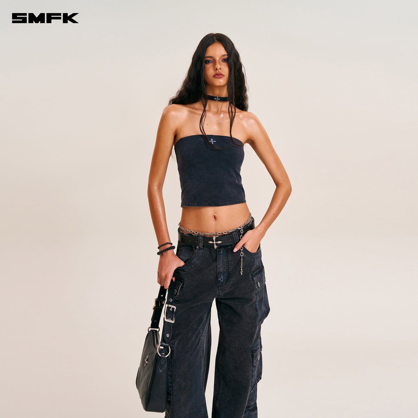 COMPASS RIVET HANDCRAFT HORSE LEATHER CHOCKER/M/WILD BLACK