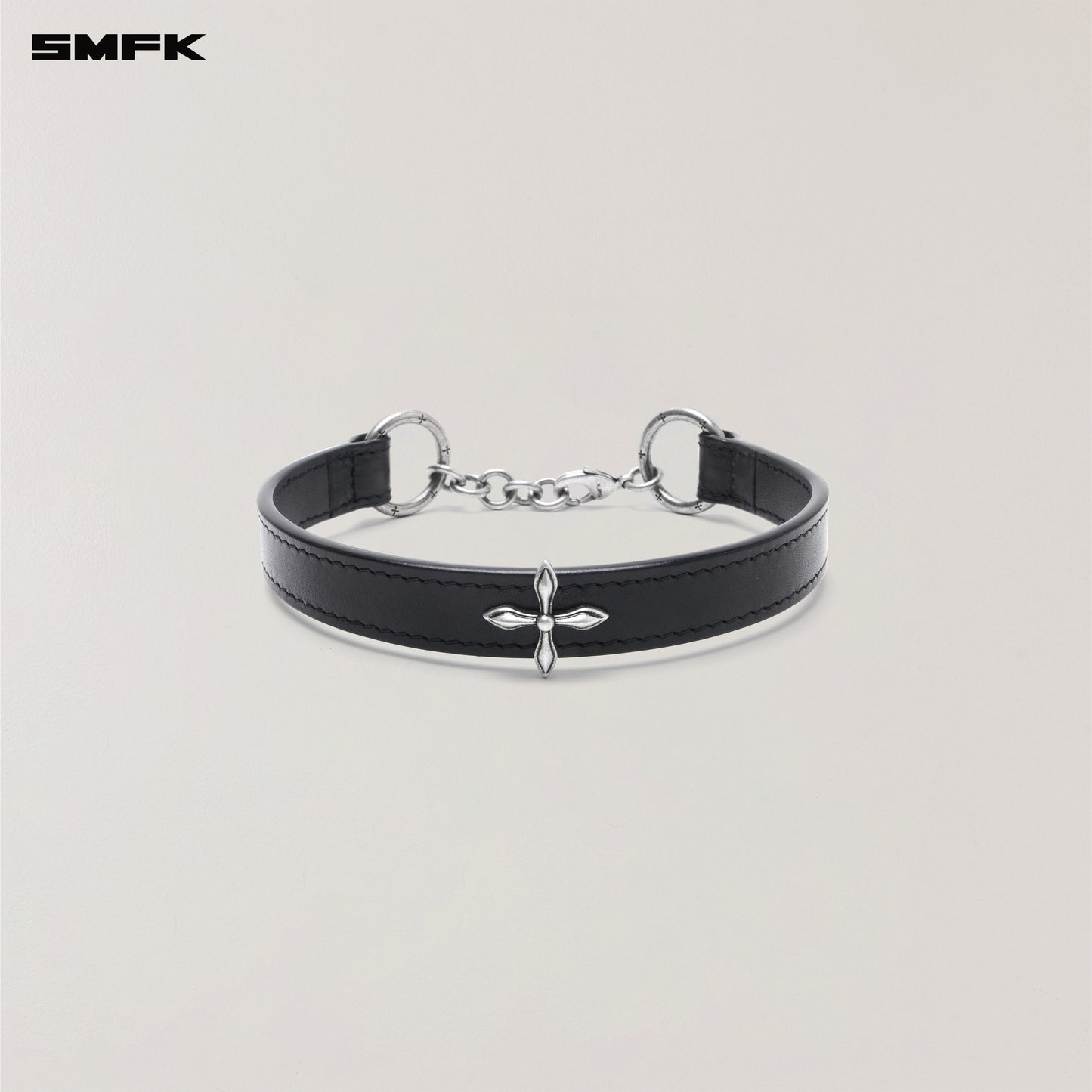 COMPASS RIVET HANDCRAFT HORSE LEATHER CHOCKER/M/WILD BLACK