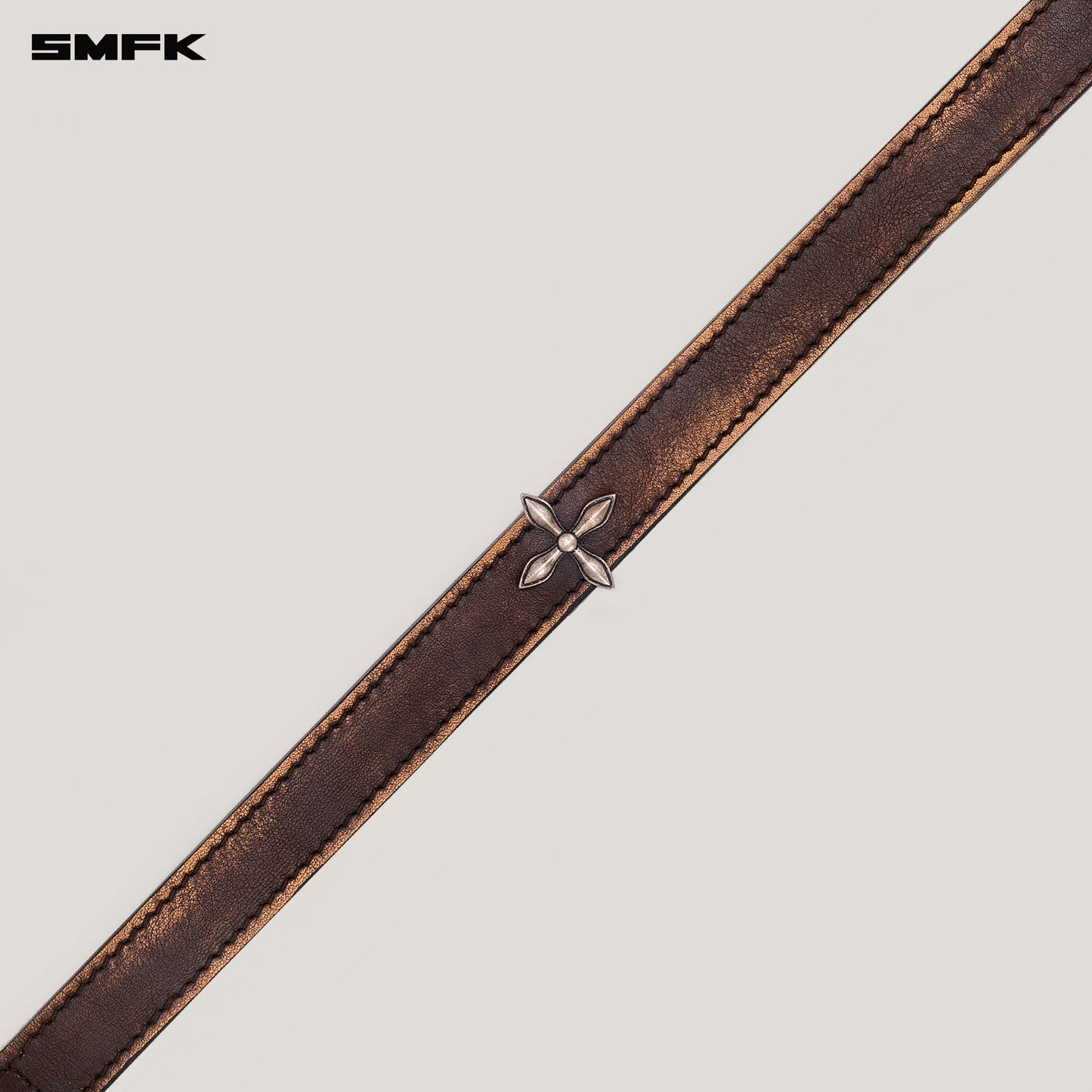 COMPASS RIVET PATINA LEATHER CHOCKER MEDIUM WILD HORSE BROWN PATINA
