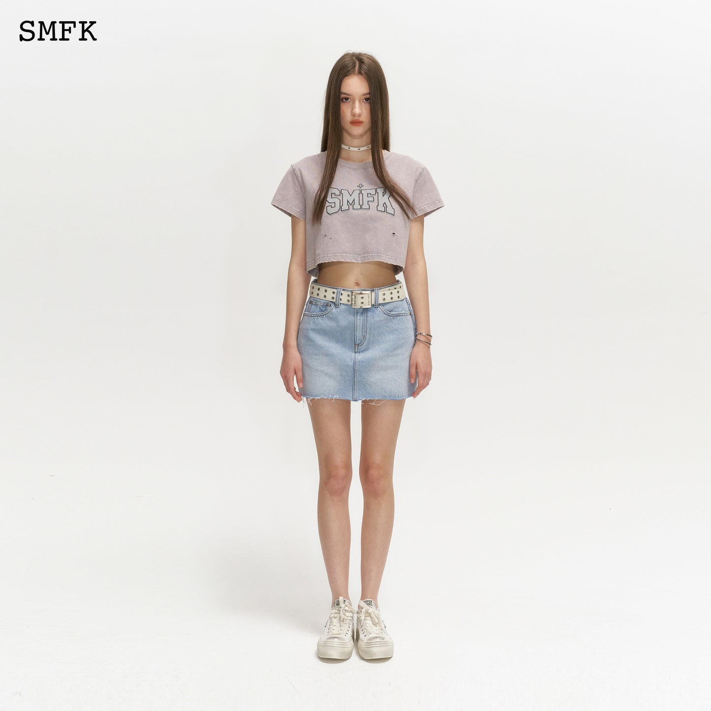 MODEL LIGHT GREY SHORT T-SHIRT