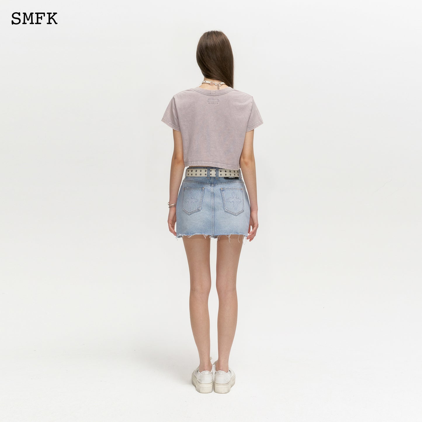 MODEL LIGHT GREY SHORT T-SHIRT