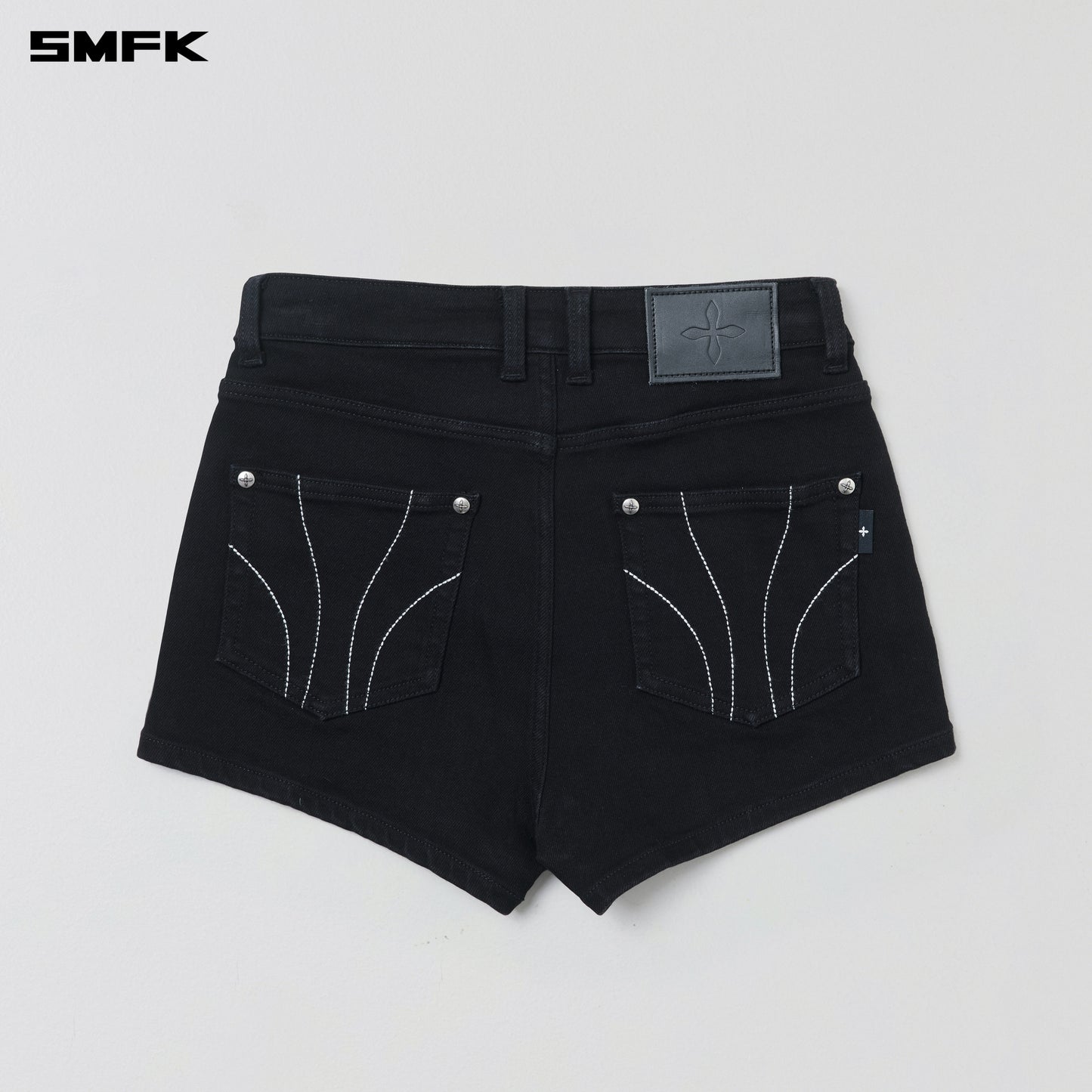 COMPASS DANCER DENIM FLAT SHORTS/ WILD BLACK