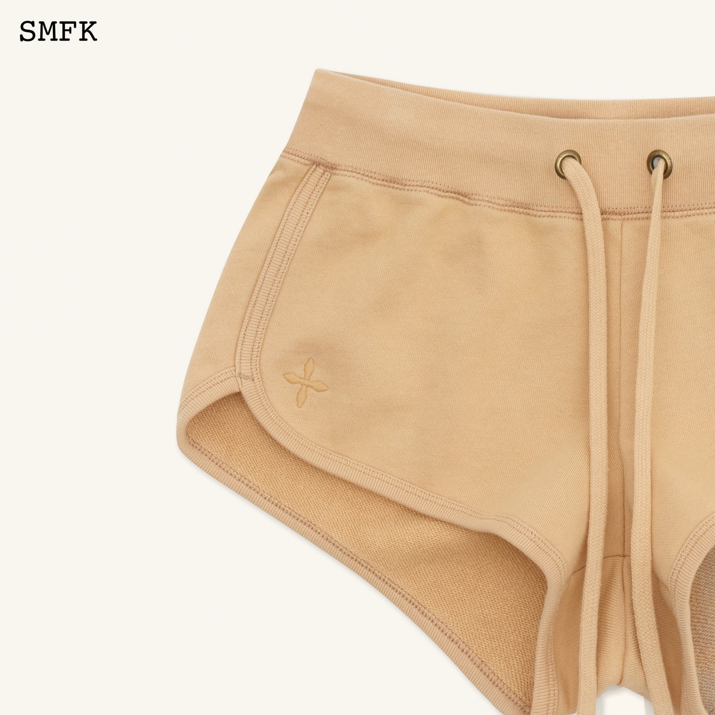 COMPASS ROVE STRAY LOW-RISE RUNNING SHORTS SAND