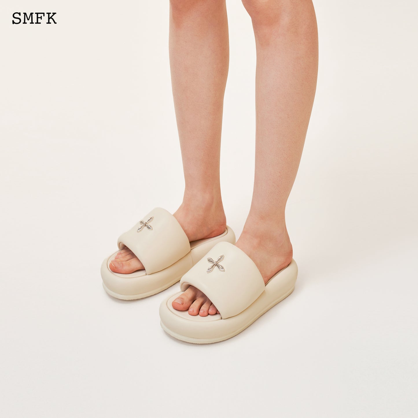 COMPASS Cross Classic Slippers Women's Shoes Milk white