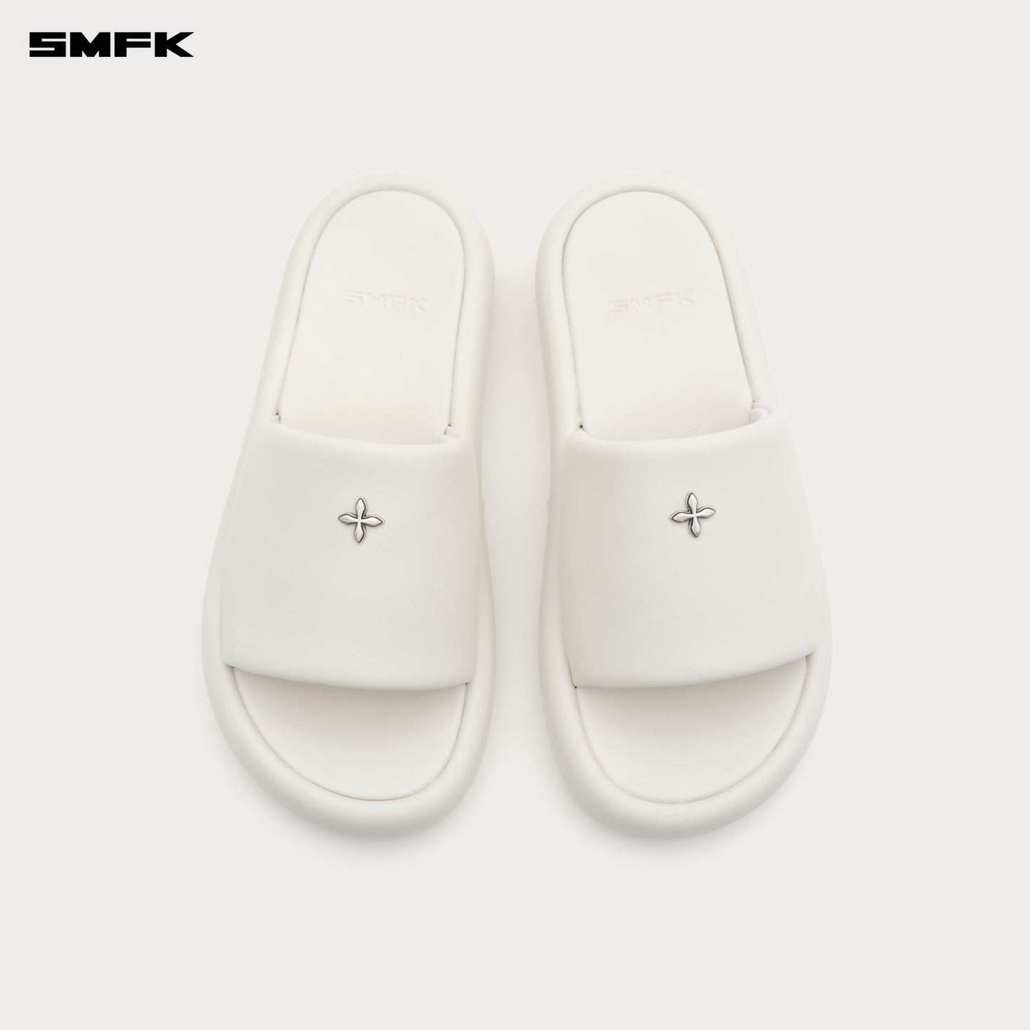 COMPASS BADGE Cross Slippers Women's Shoes Snow Mountain White