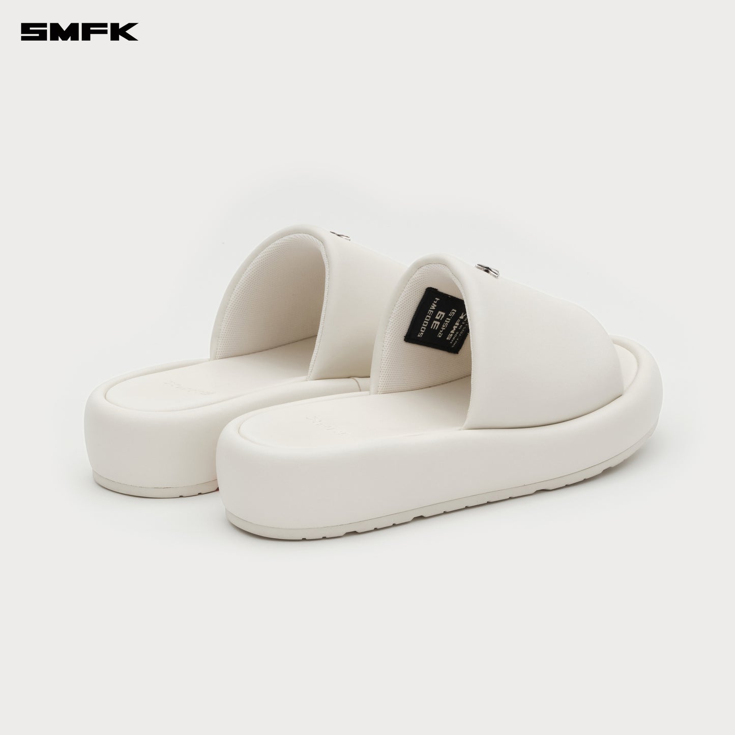 COMPASS BADGE Cross Slippers Women's Shoes Snow Mountain White