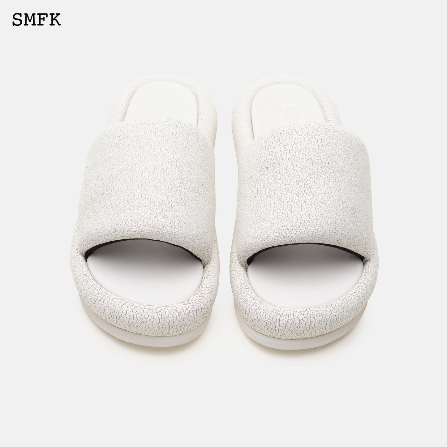 COMPASS FLAT WHITE SLIPPERS