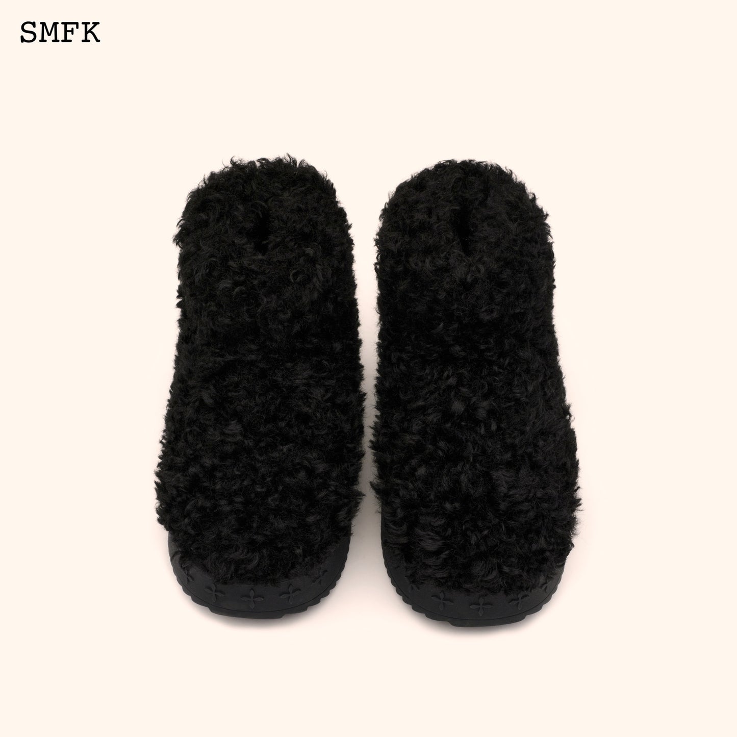 COMPASS WOOLLY BLACK FLUFFY SHORT BOOTS