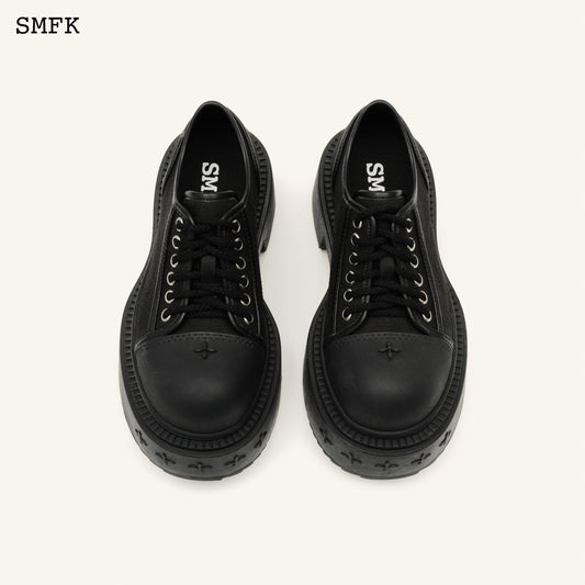 Compass Rider Low-Top Boots In   Black