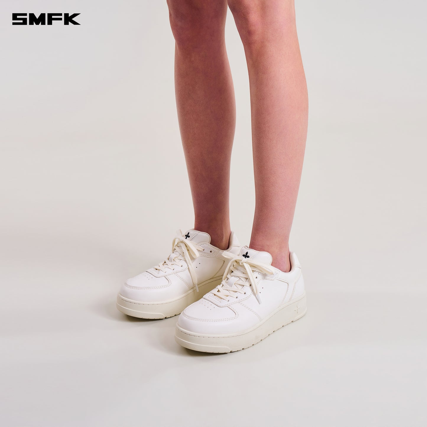 COMPASS MODE-T LEATHER SNEAKER/ CLOUD WHITE