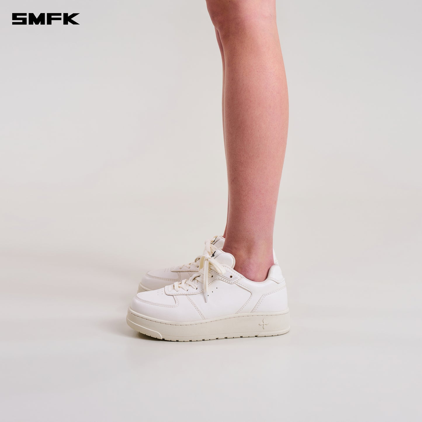 COMPASS MODE-T LEATHER SNEAKER/ CLOUD WHITE
