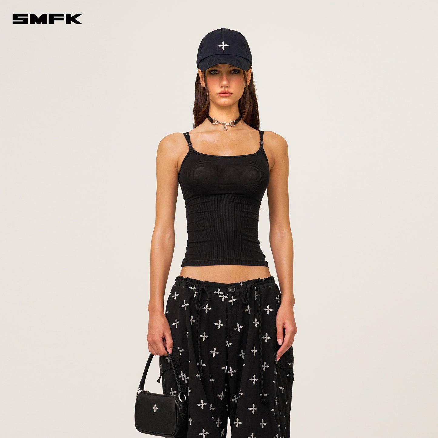 Compass Hug Sports Slim-fit Strap Top Wild Black