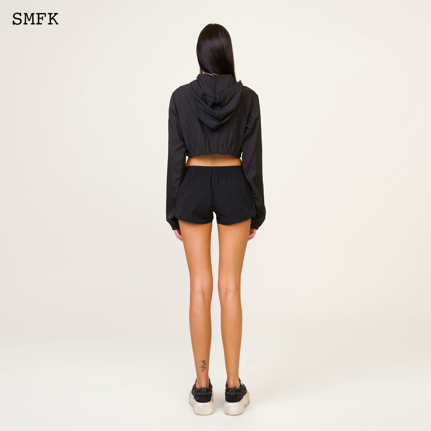 Compass Hug Hug Ultralight Skin Short Hoodie Wilderness Black