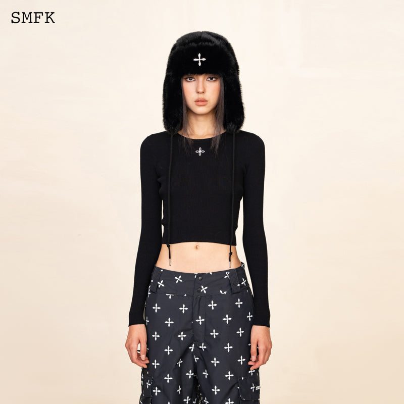 COMPASS CROSS RIB KNITTED TOP IN BLACK