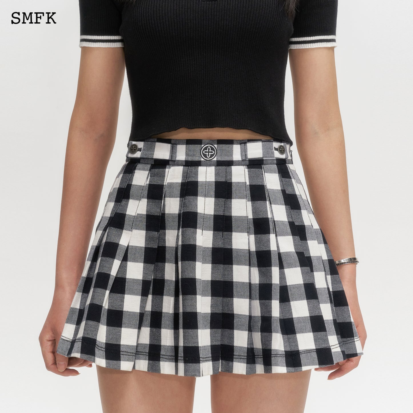 GRASSLAND BLACK AND WHITE CHECKERED PLEATED SKIRT