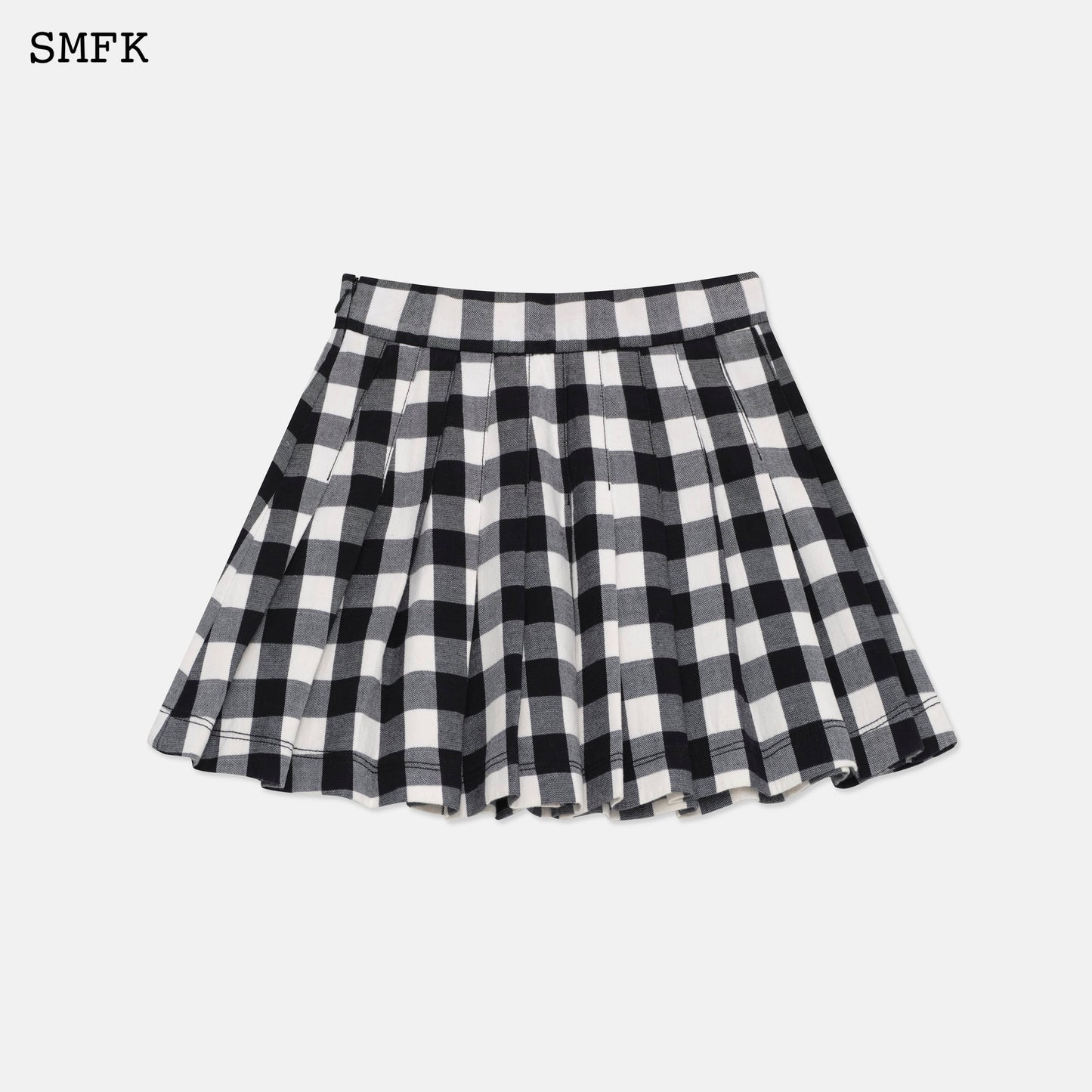 GRASSLAND BLACK AND WHITE CHECKERED PLEATED SKIRT