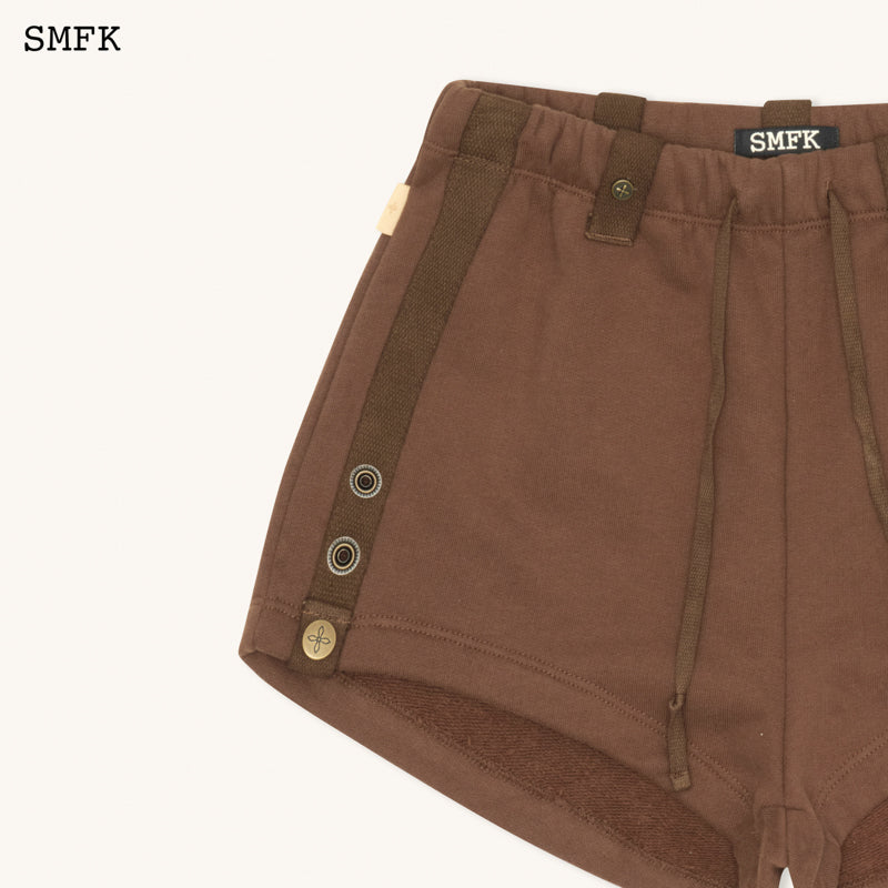 WILDWORLD ADVENTURE CAMPING SHORTS IN BROWN