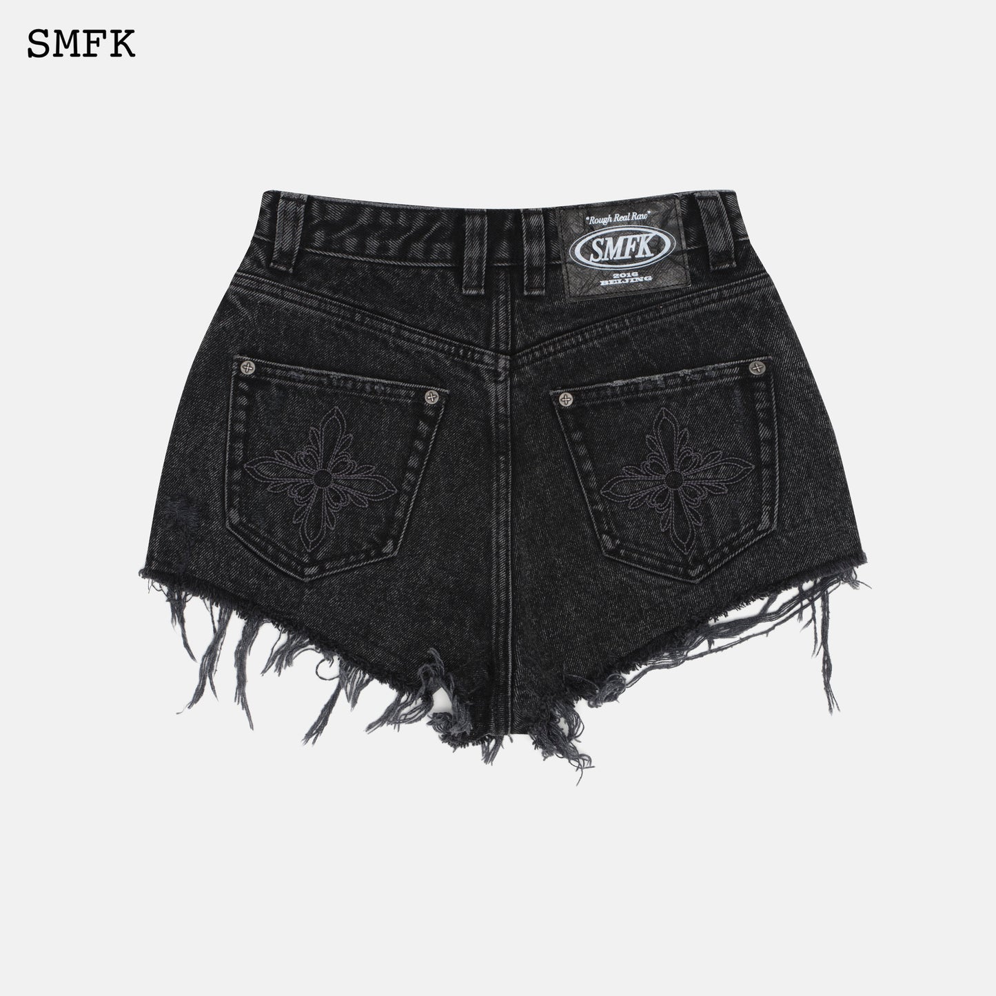 WILDERNESS ROCK BLACK SHORT JEANS