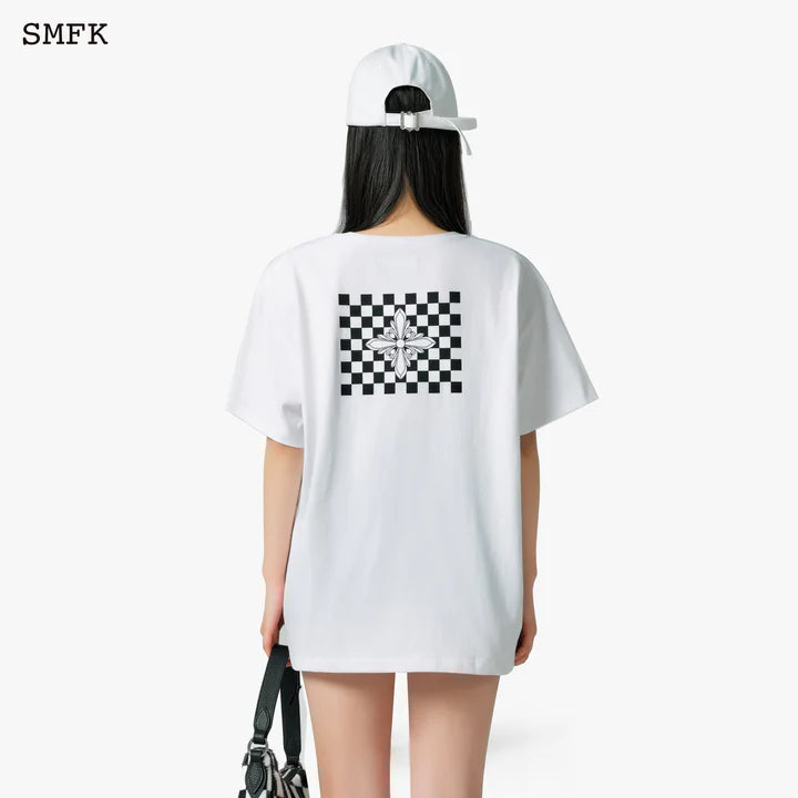 GRID BLACK AND WHITE TEE